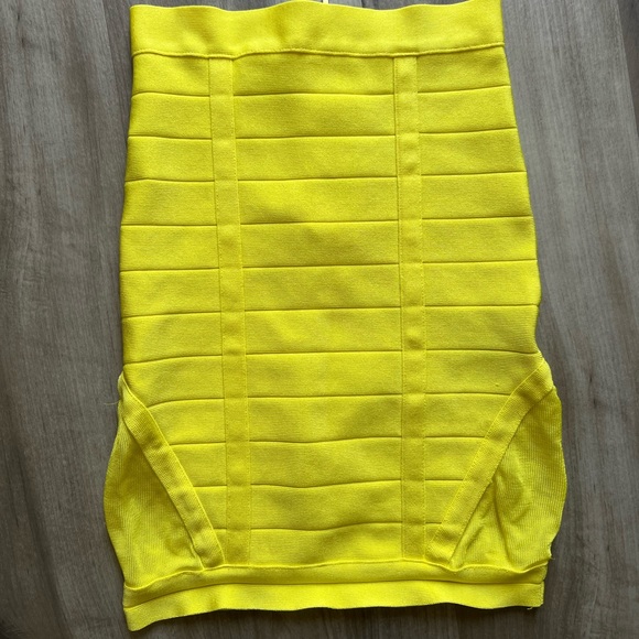 bebe Dresses & Skirts - Bebe Yellow Bandage Skirt XS